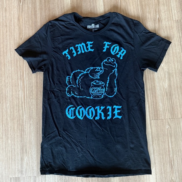 Tops - Sesame Street Cookie Monster “Time for the Good” Graphic Tee - Size M